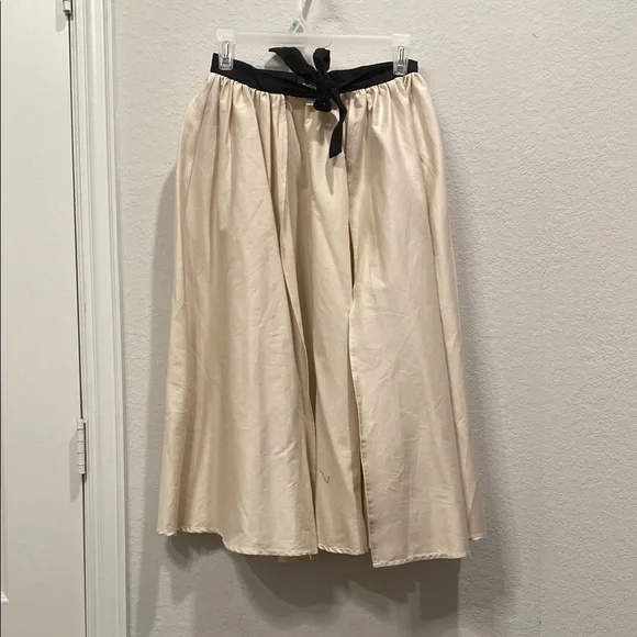 Collectif Black Jumpsuit and Cream Skirt - Picture 5 of 6